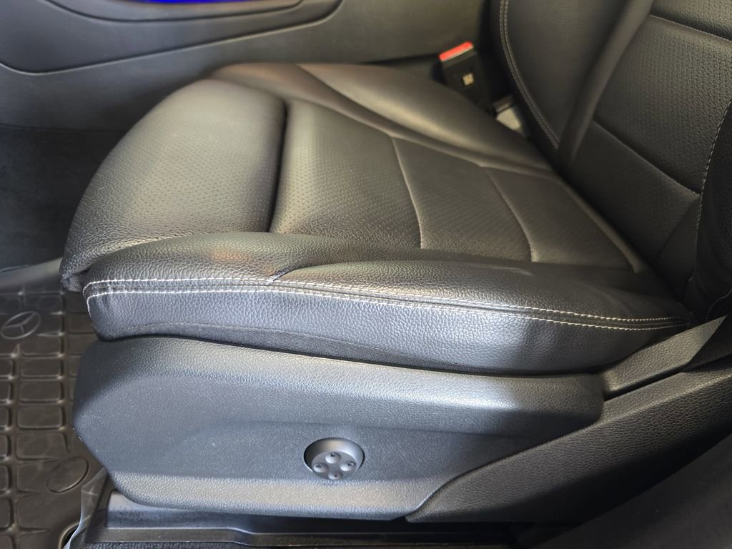 Certified 2022 Mercedes-Benz GLC 300 image 31