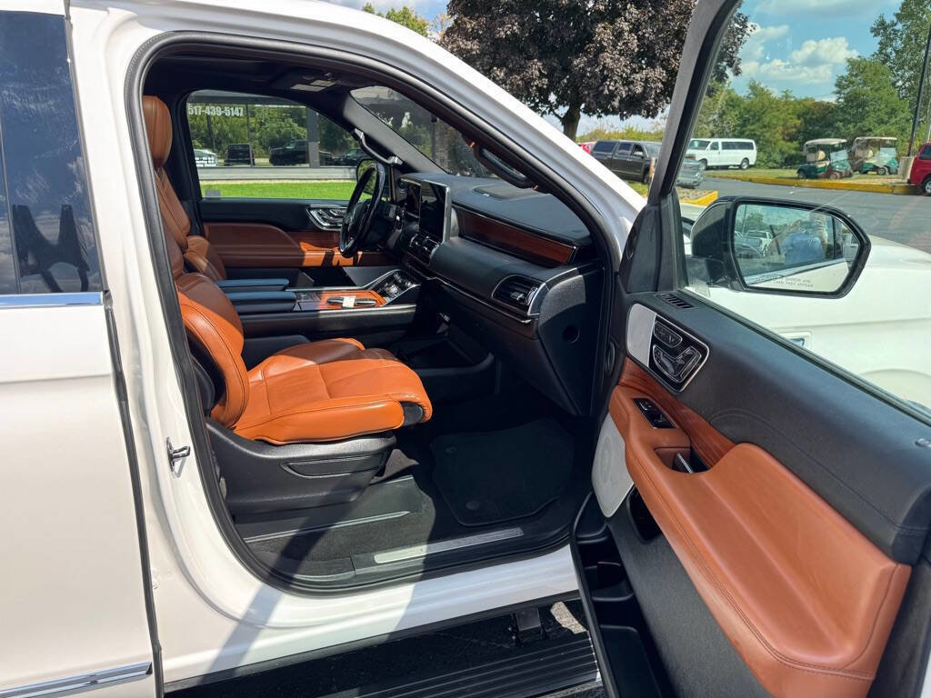 Used 2019 Lincoln Navigator Reserve AWD/4WD image 15