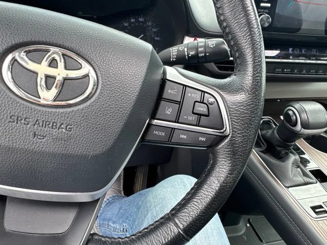 Used 2021 Toyota Sienna XLE AWD/4WD image 25