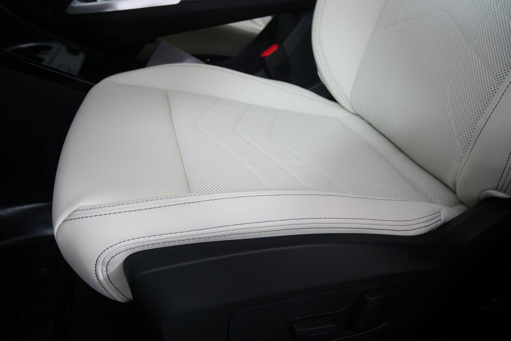Used 2026 BMW X1 xDrive28i w/ Technology Package image 10