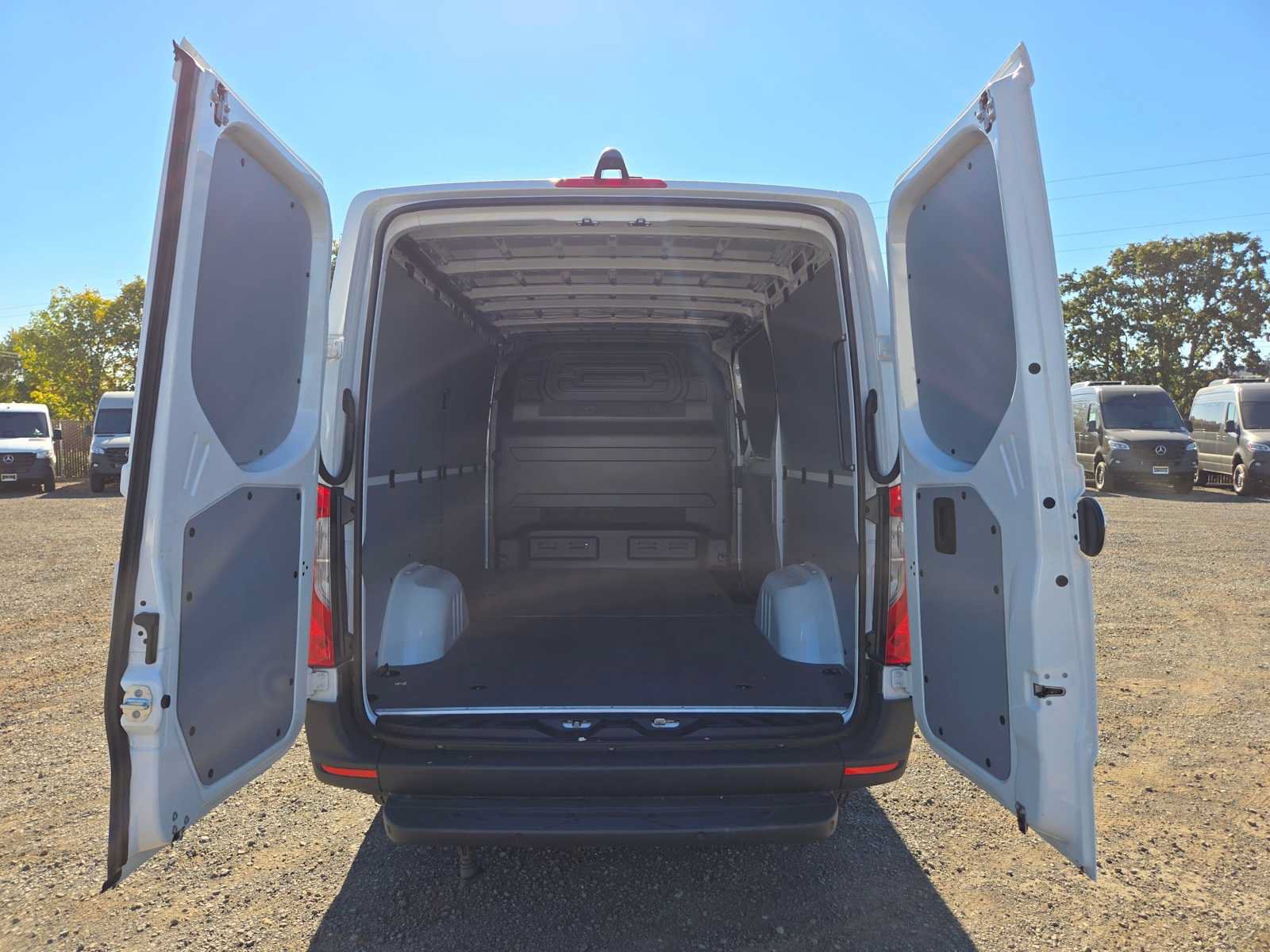 Used 2026 Mercedes-Benz Sprinter 2500 image 16