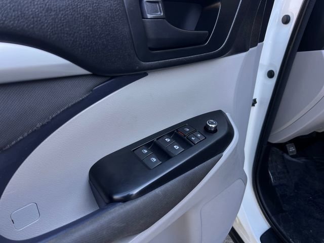 Used 2016 Toyota Highlander LE image 11