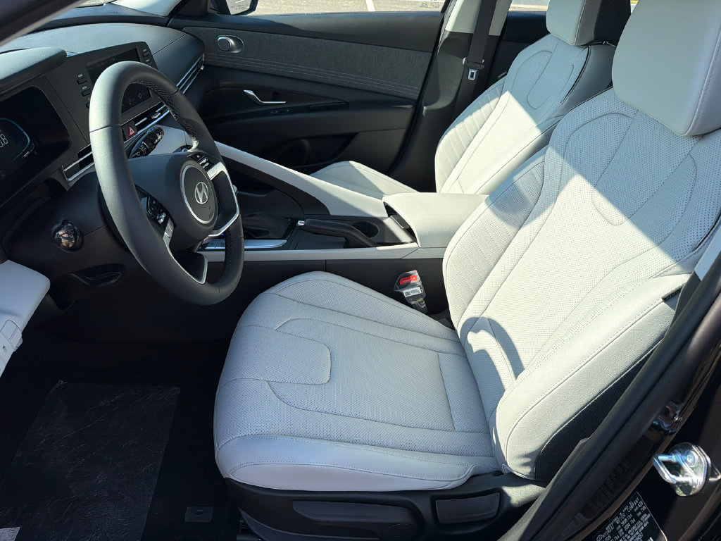 New 2026 Hyundai Elantra SEL Sport FWD image 10
