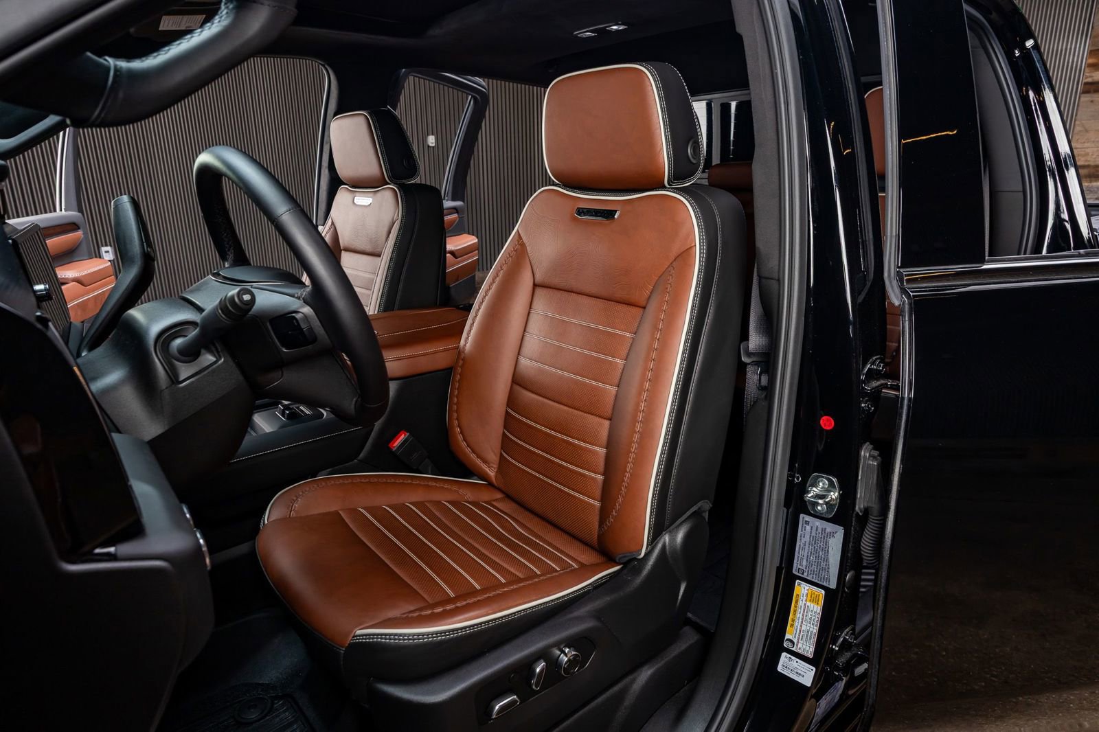 Used 2025 GMC Sierra 2500 Denali Ultimate AWD/4WD image 29