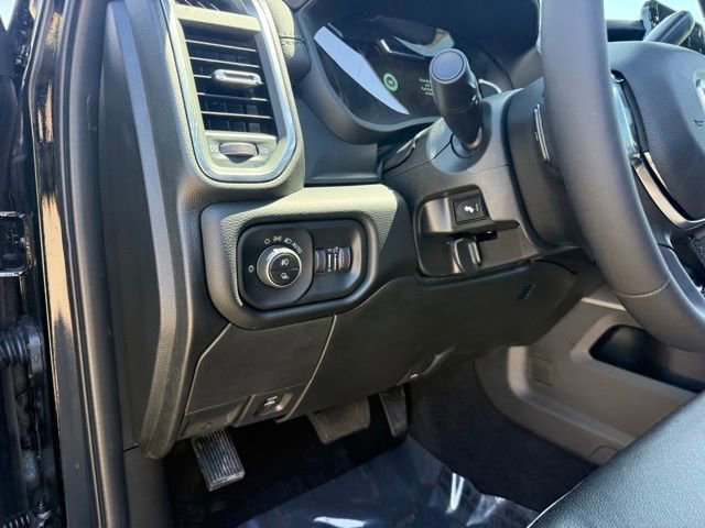 New 2026 RAM 3500 Laramie AWD/4WD image 33