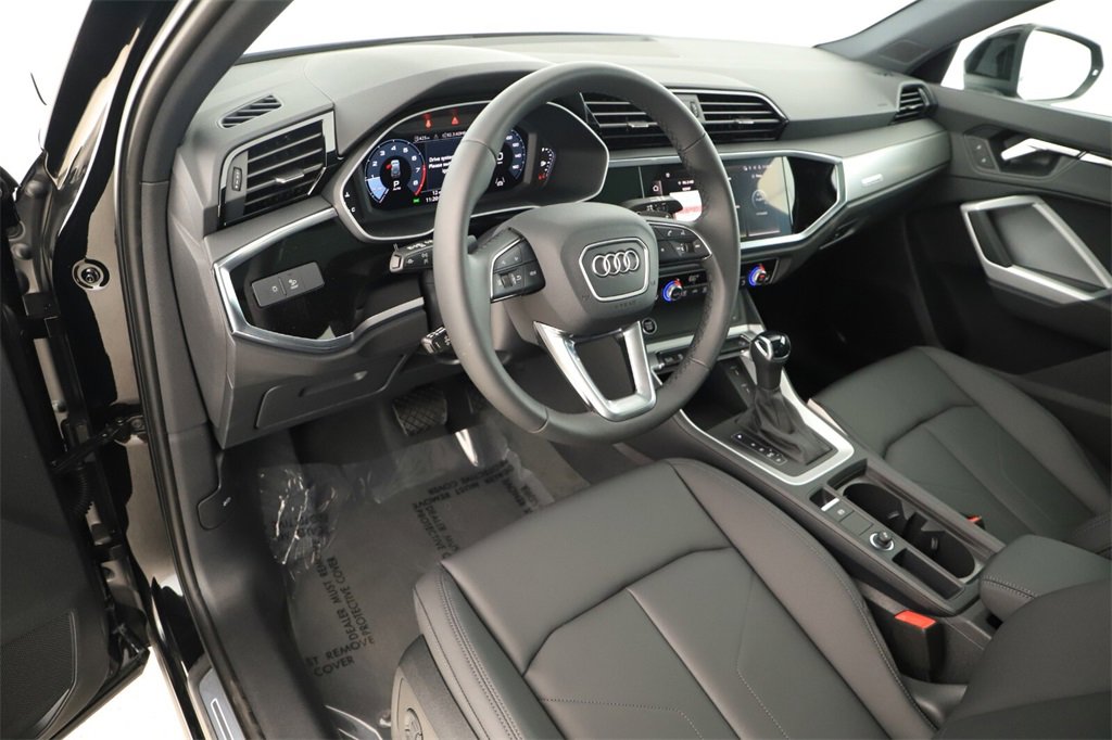 New 2025 Audi Q3 2.0T Premium image 15