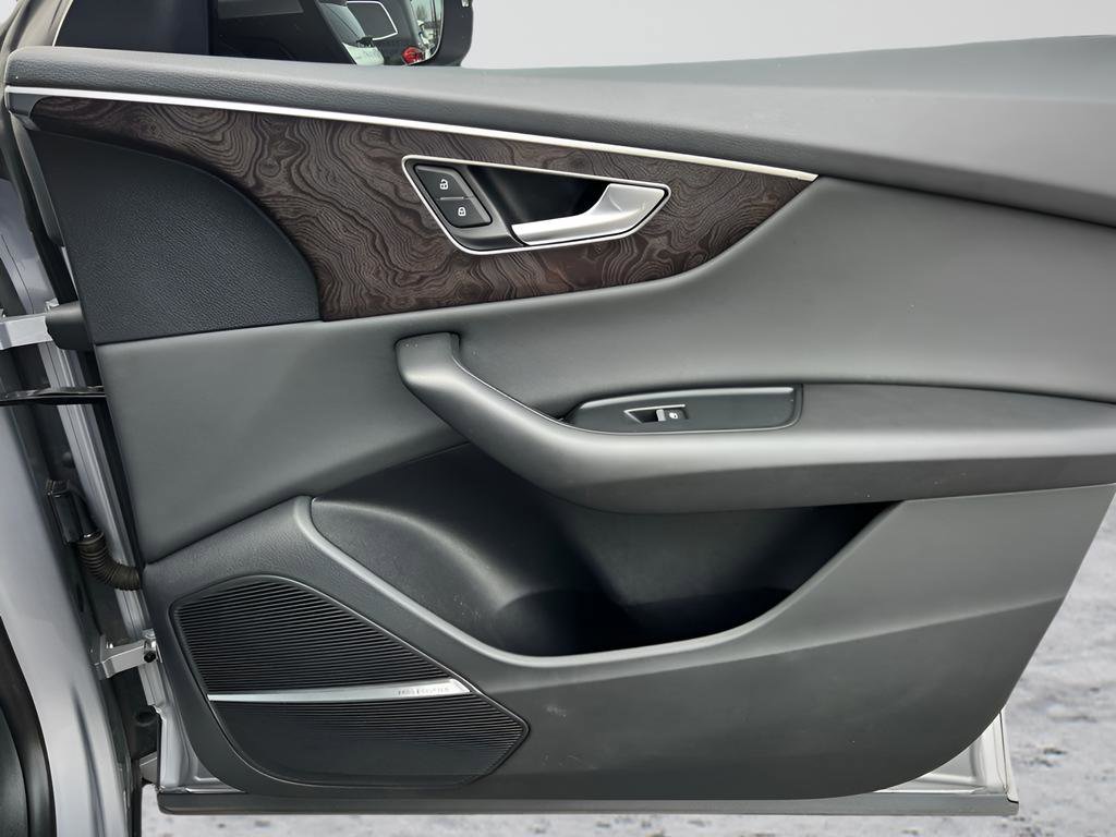 Used 2020 Audi Q8 Premium Plus w/ Premium Plus Package image 30