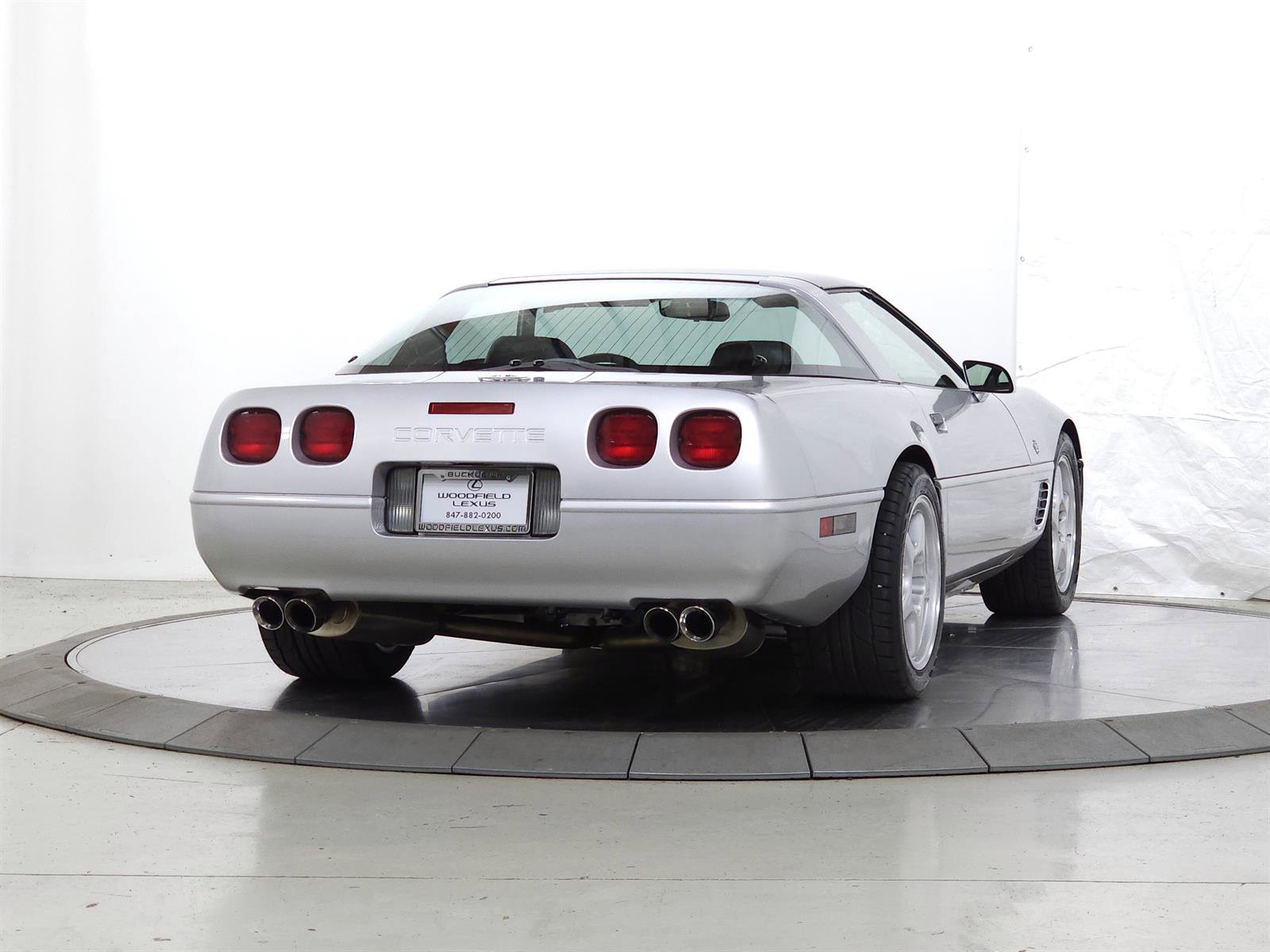 Used 1996 Chevrolet Corvette Coupe RWD image 10