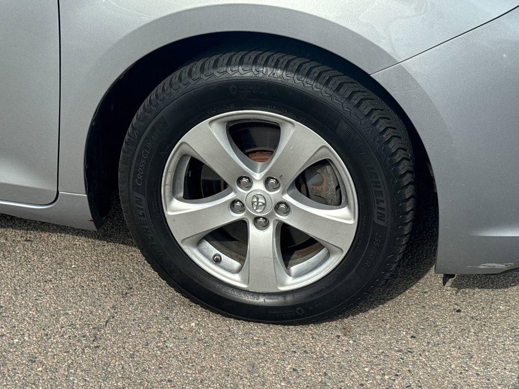 Used 2017 Toyota Sienna L FWD image 41