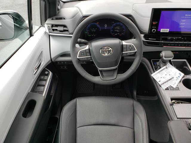 New 2026 Toyota Sienna XSE AWD/4WD image 16