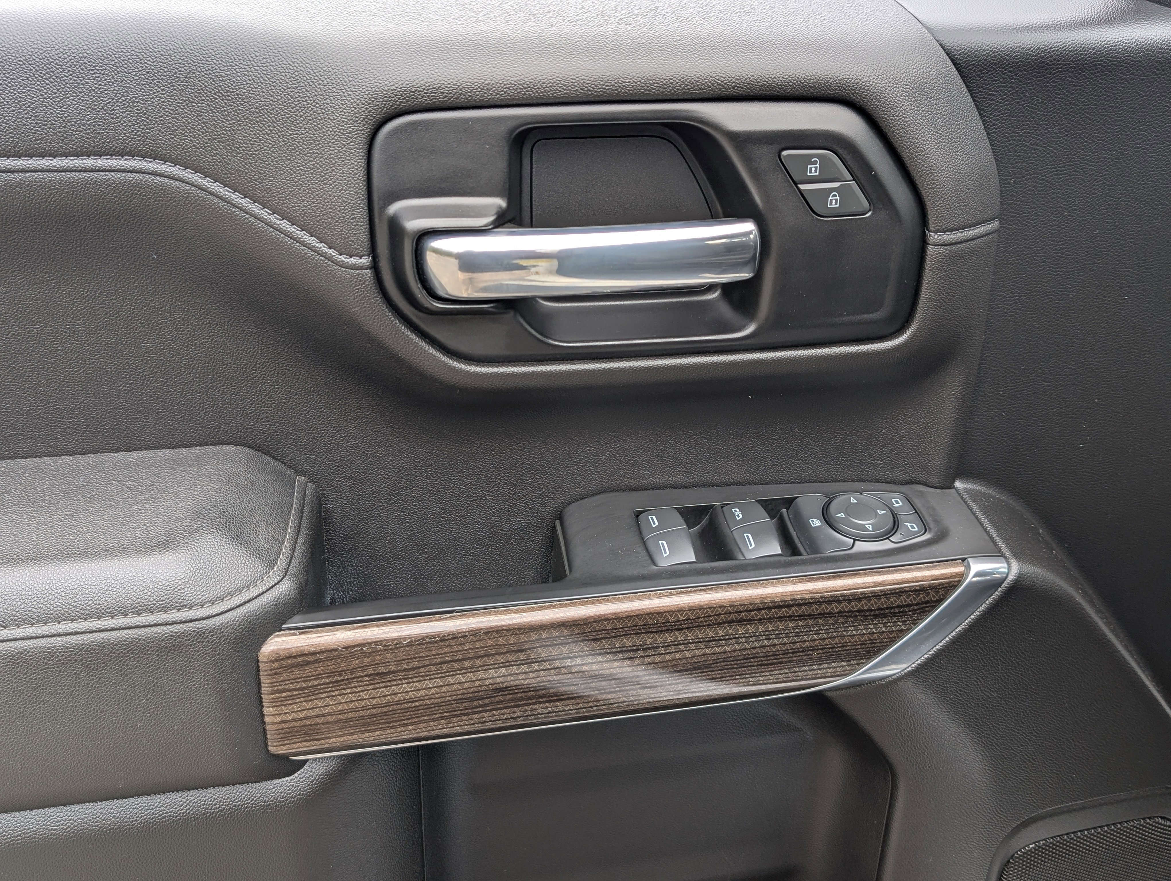 Used 2020 Chevrolet Silverado 1500 LT w/ All-Star Edition RWD image 15
