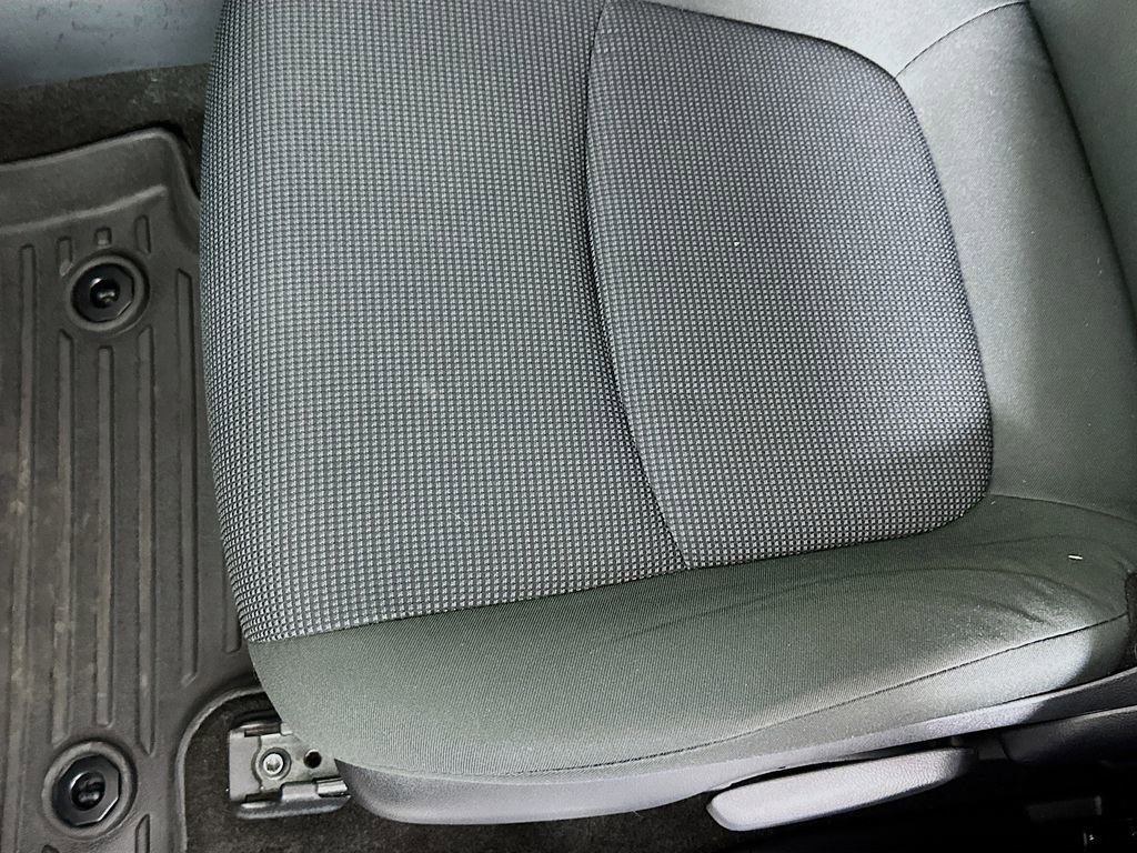 Used 2022 Toyota RAV4 LE AWD/4WD image 20