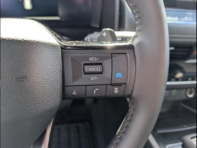 Used 2025 Nissan Rogue SL image 8