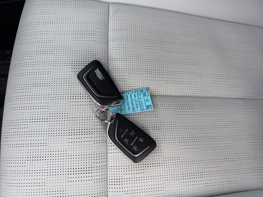 Used 2024 Cadillac Lyriq Luxury w/ LPO, Floor Liner Package image 37