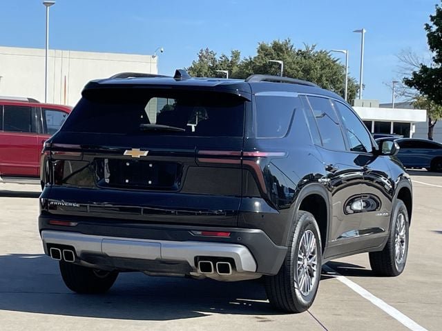 Used 2025 Chevrolet Traverse LT FWD image 4