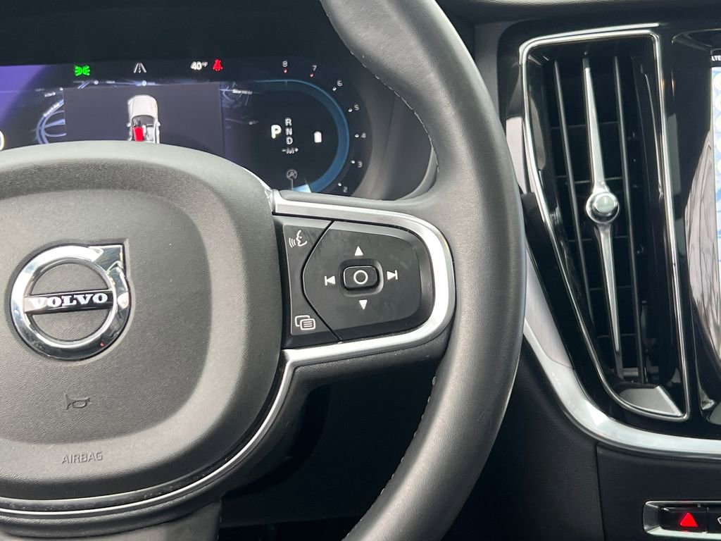 Used 2024 Volvo S60 B5 Core image 27
