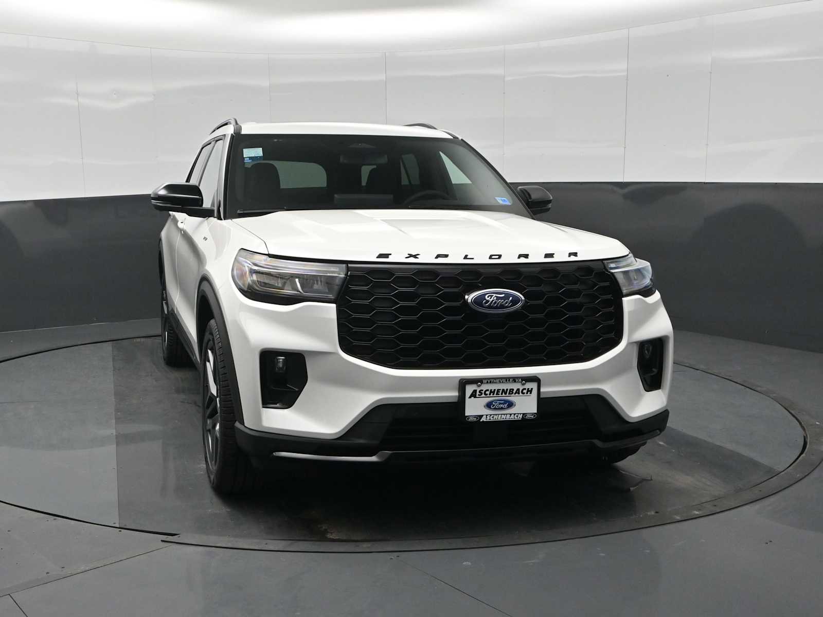 New 2026 Ford Explorer ST-Line w/ ST-Line Street Pack image 2