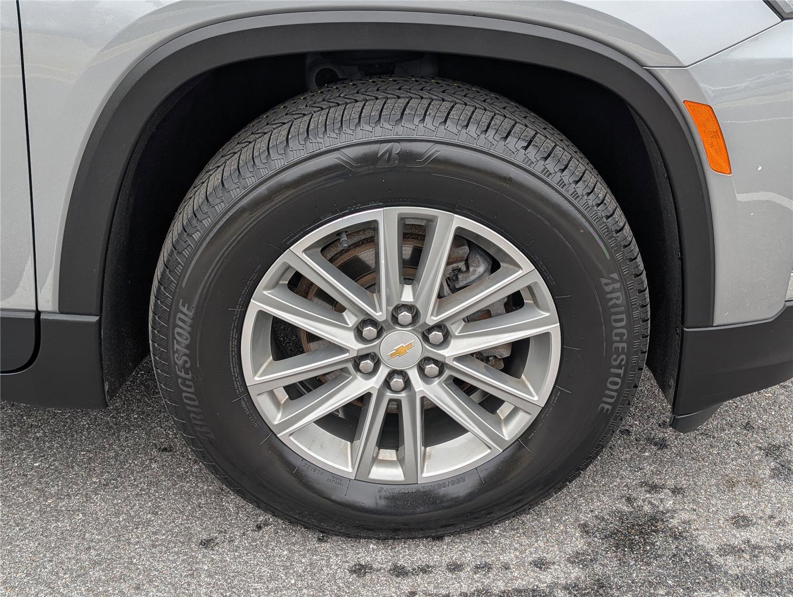 Used 2023 Chevrolet Traverse LT image 8