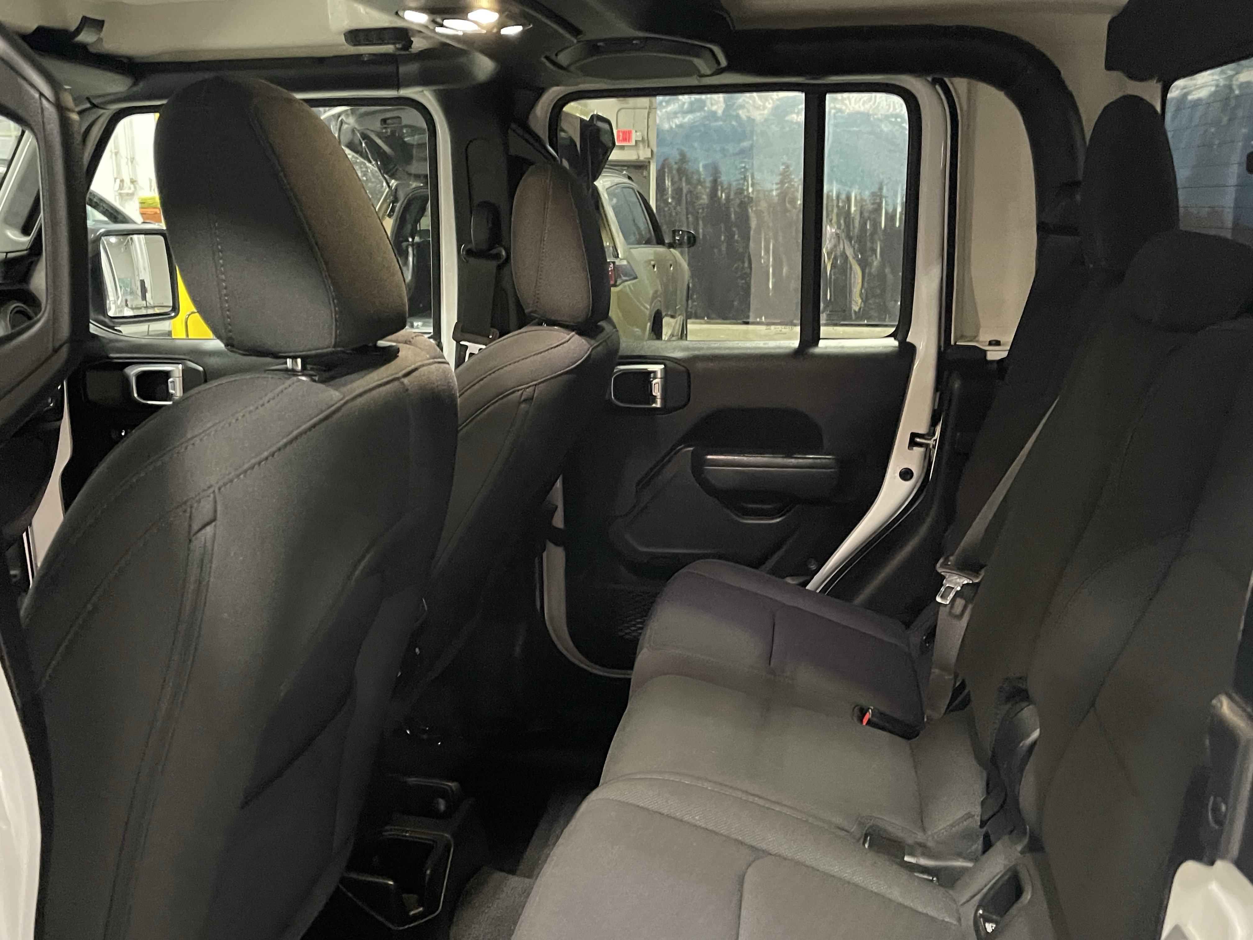 Used 2023 Jeep Gladiator Sport AWD/4WD image 15