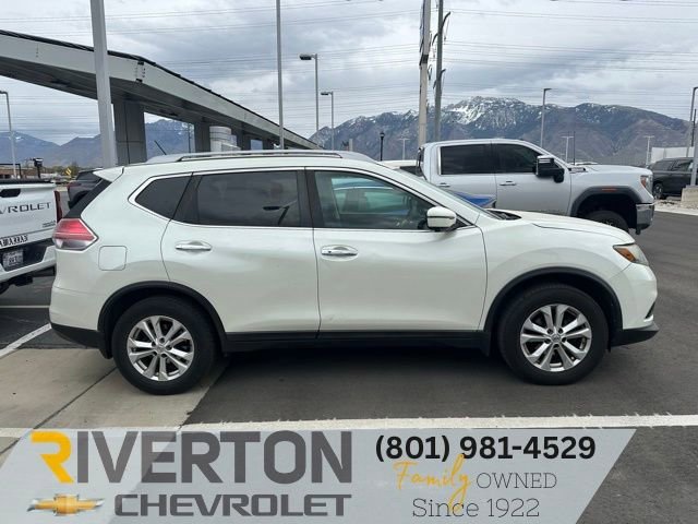 Used 2016 Nissan Rogue SV w/ SV Premium Package AWD/4WD image 6