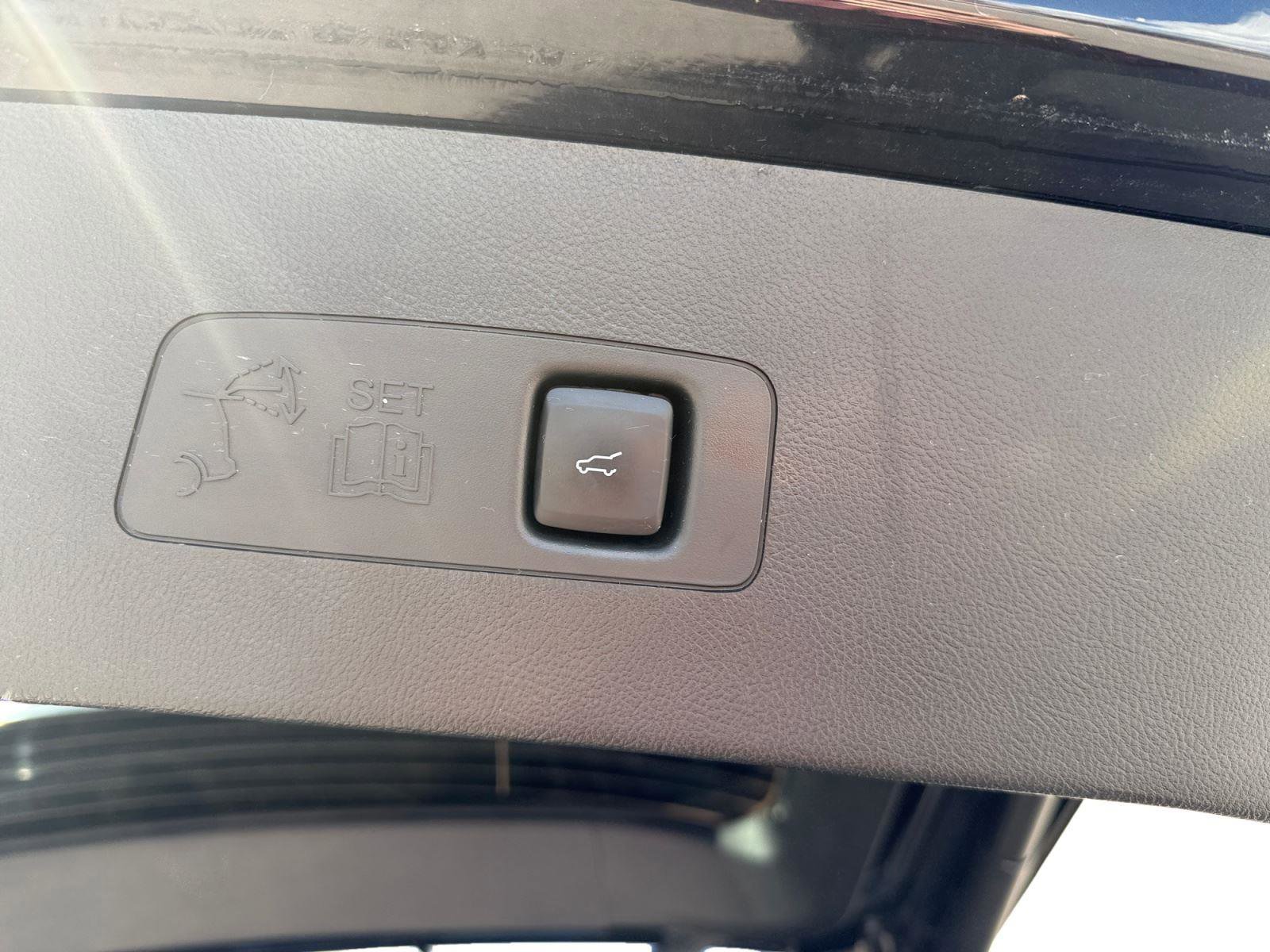 Used 2023 Lincoln Corsair Reserve image 22