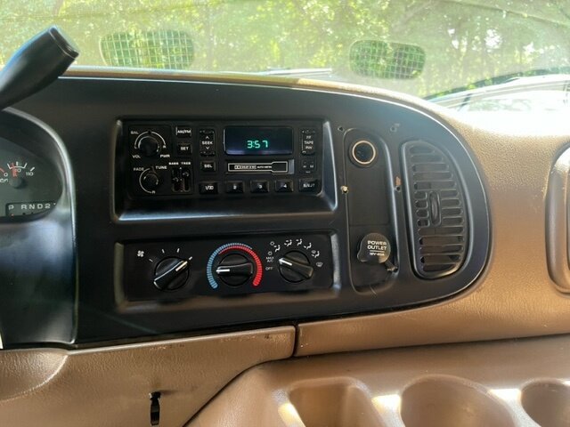Used 2000 Dodge B1500 RWD image 10
