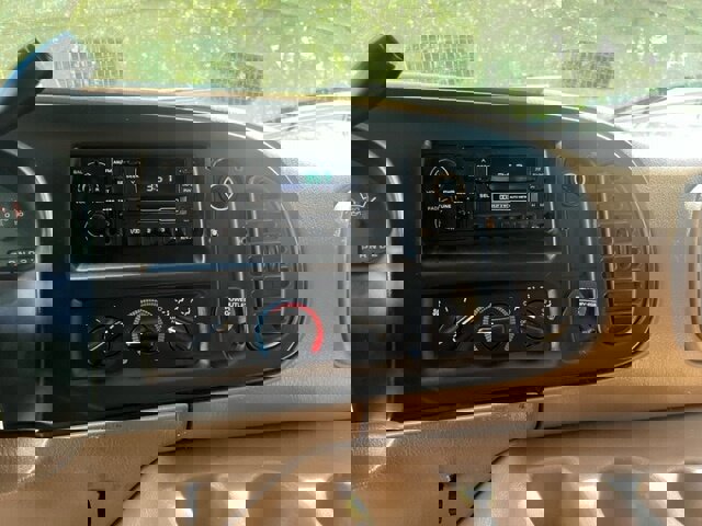 Used 2000 Dodge B1500 image 10