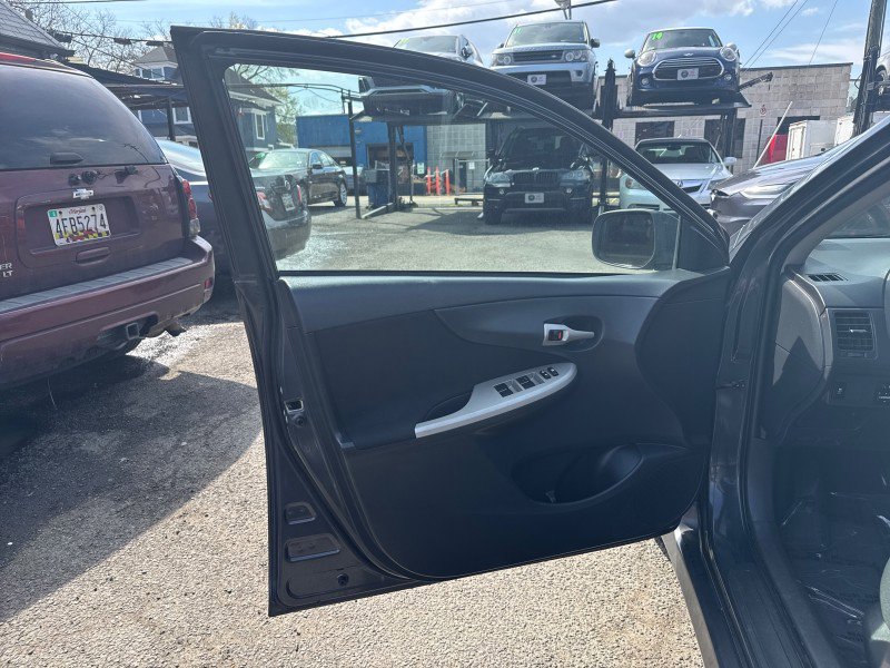 Used 2011 Toyota Corolla S image 9