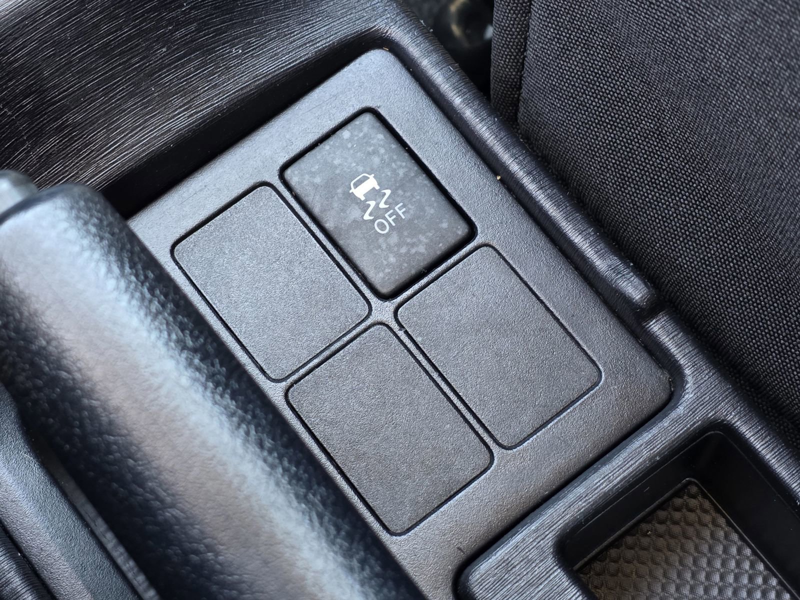 Used 2014 Toyota Yaris L image 25