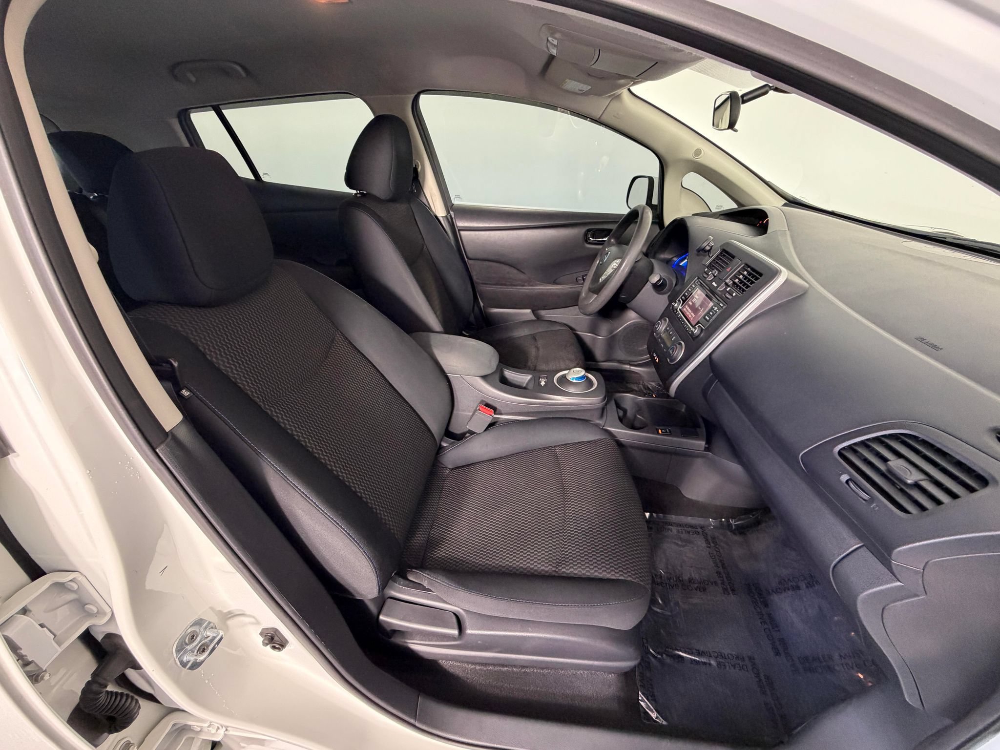 Used 2017 Nissan Leaf S FWD image 19