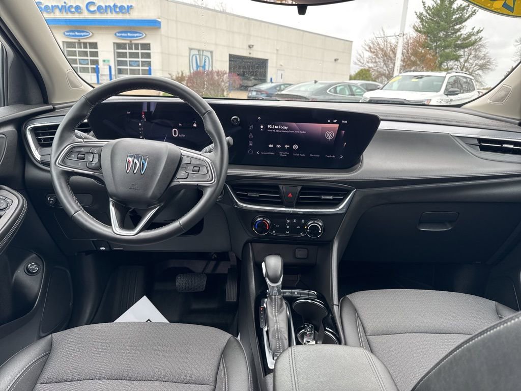 Used 2025 Buick Encore GX Preferred w/ Comfort Package AWD/4WD image 31
