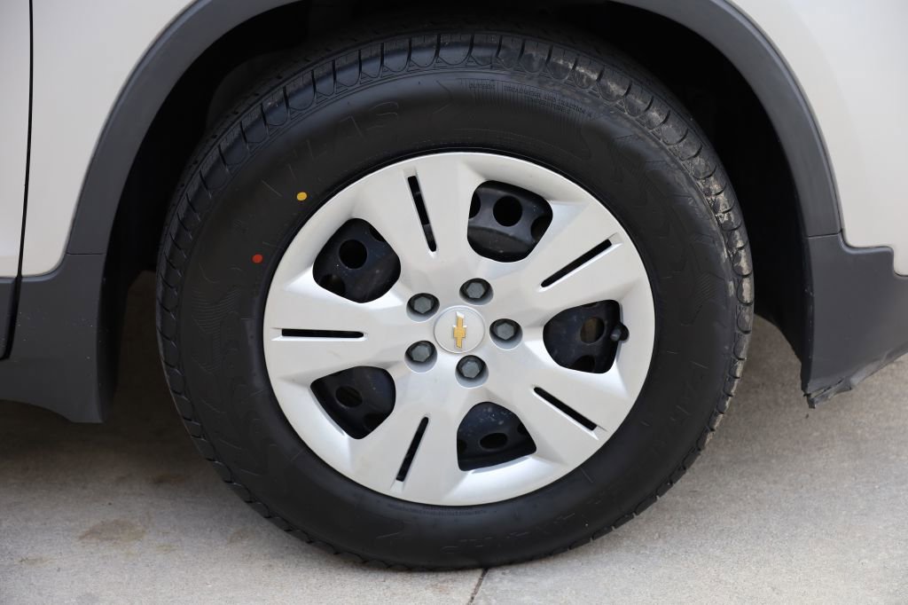 Used 2017 Chevrolet Trax LS image 31