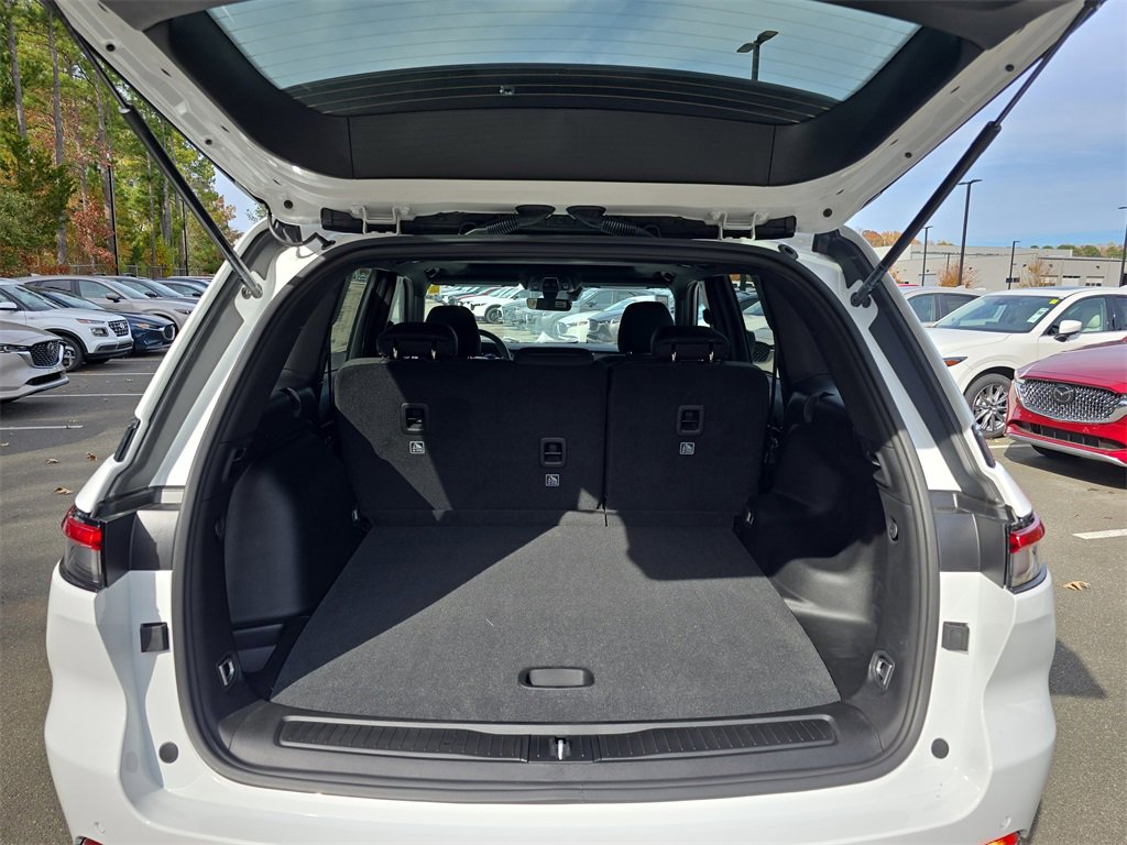 New 2025 Jeep Grand Cherokee Laredo X image 13