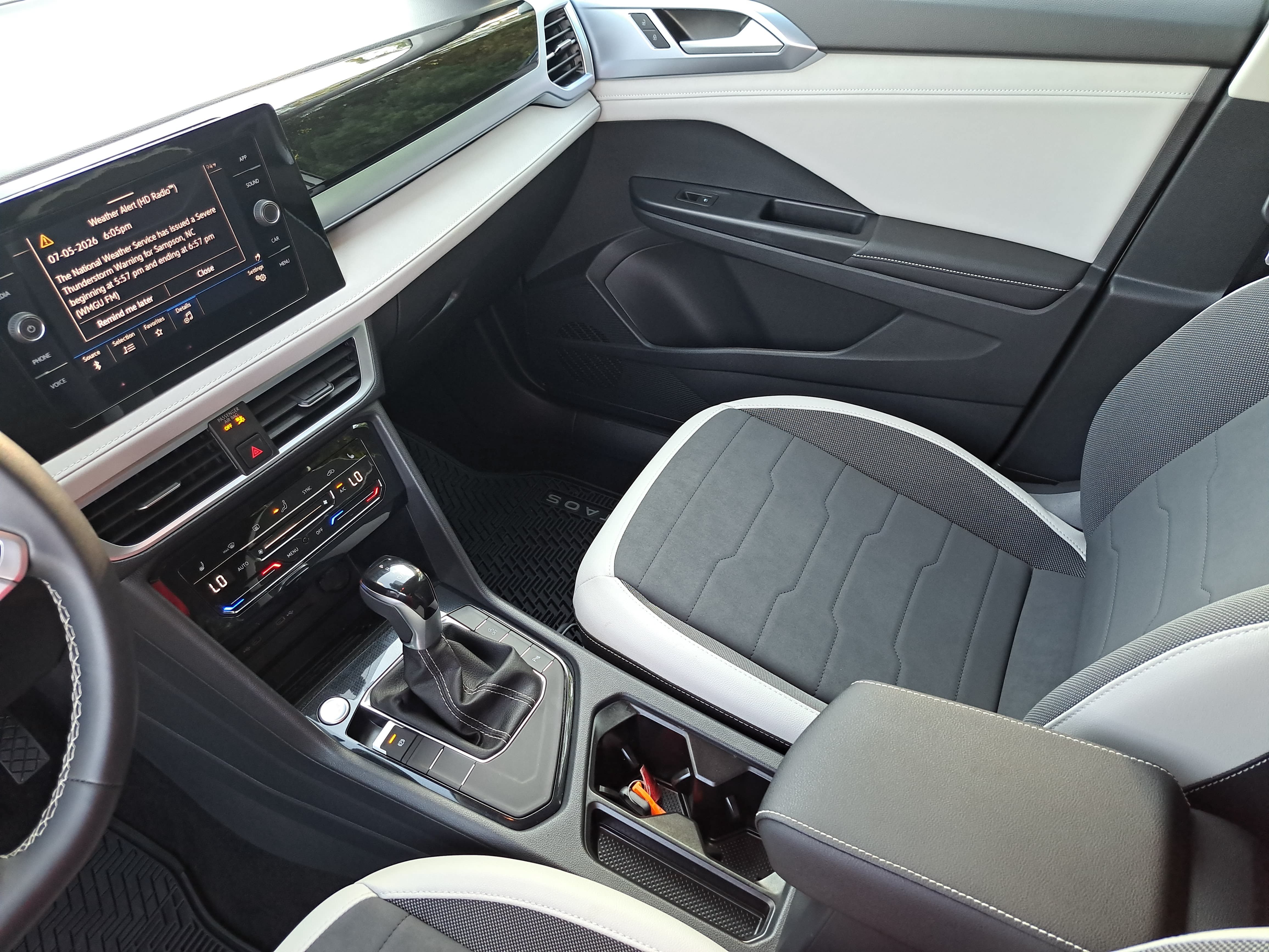 Certified 2026 Volkswagen Taos SE FWD image 22