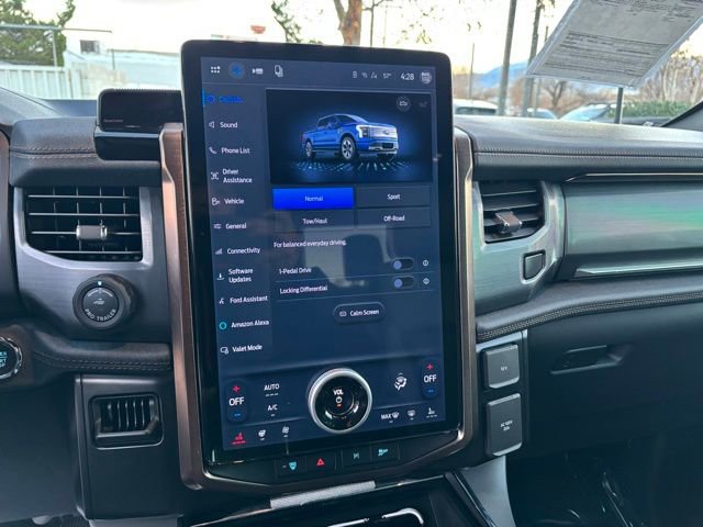 Used 2024 Ford F150 Lightning Lariat image 18