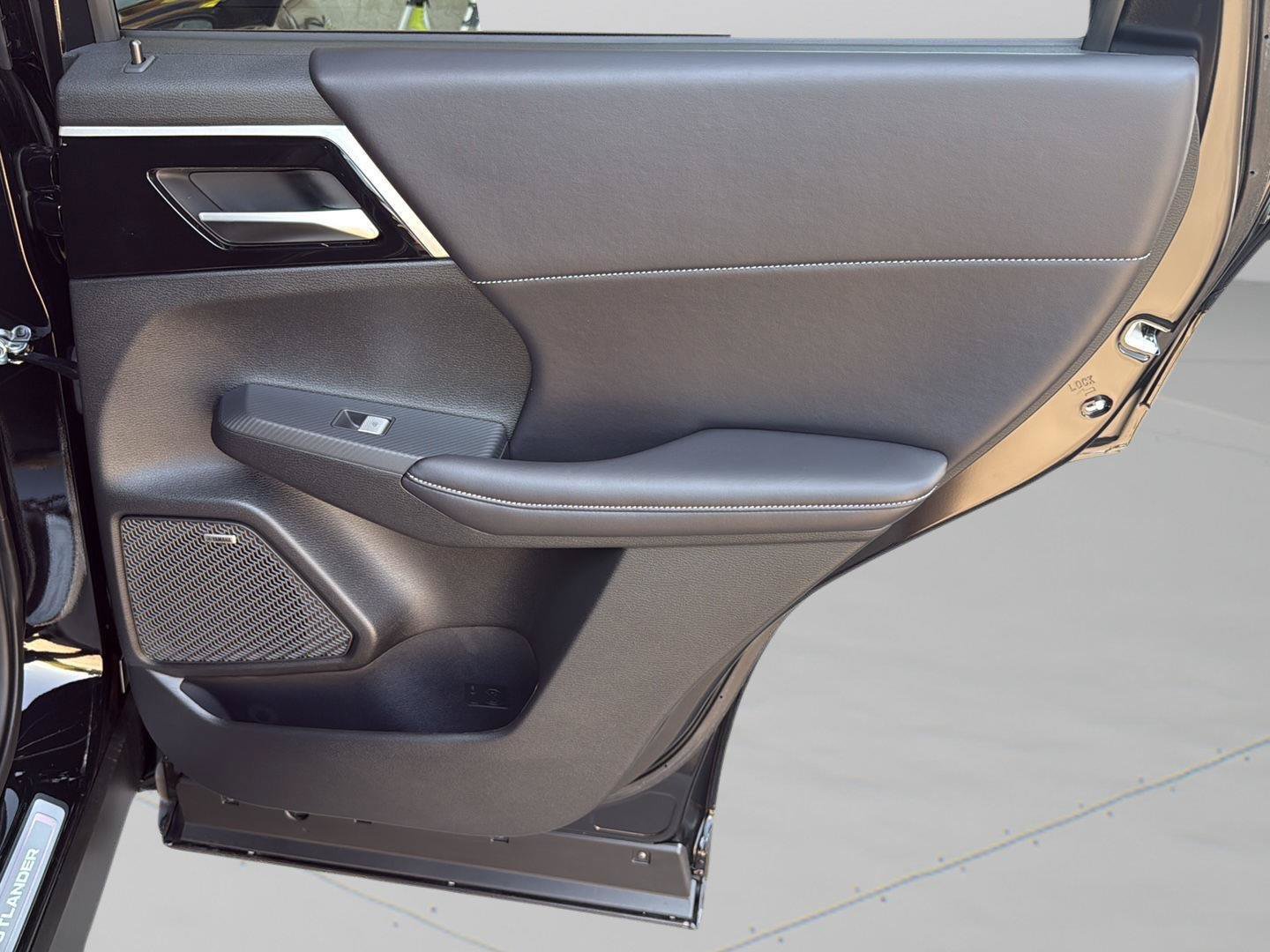 New 2026 Mitsubishi Outlander SE AWD/4WD image 30
