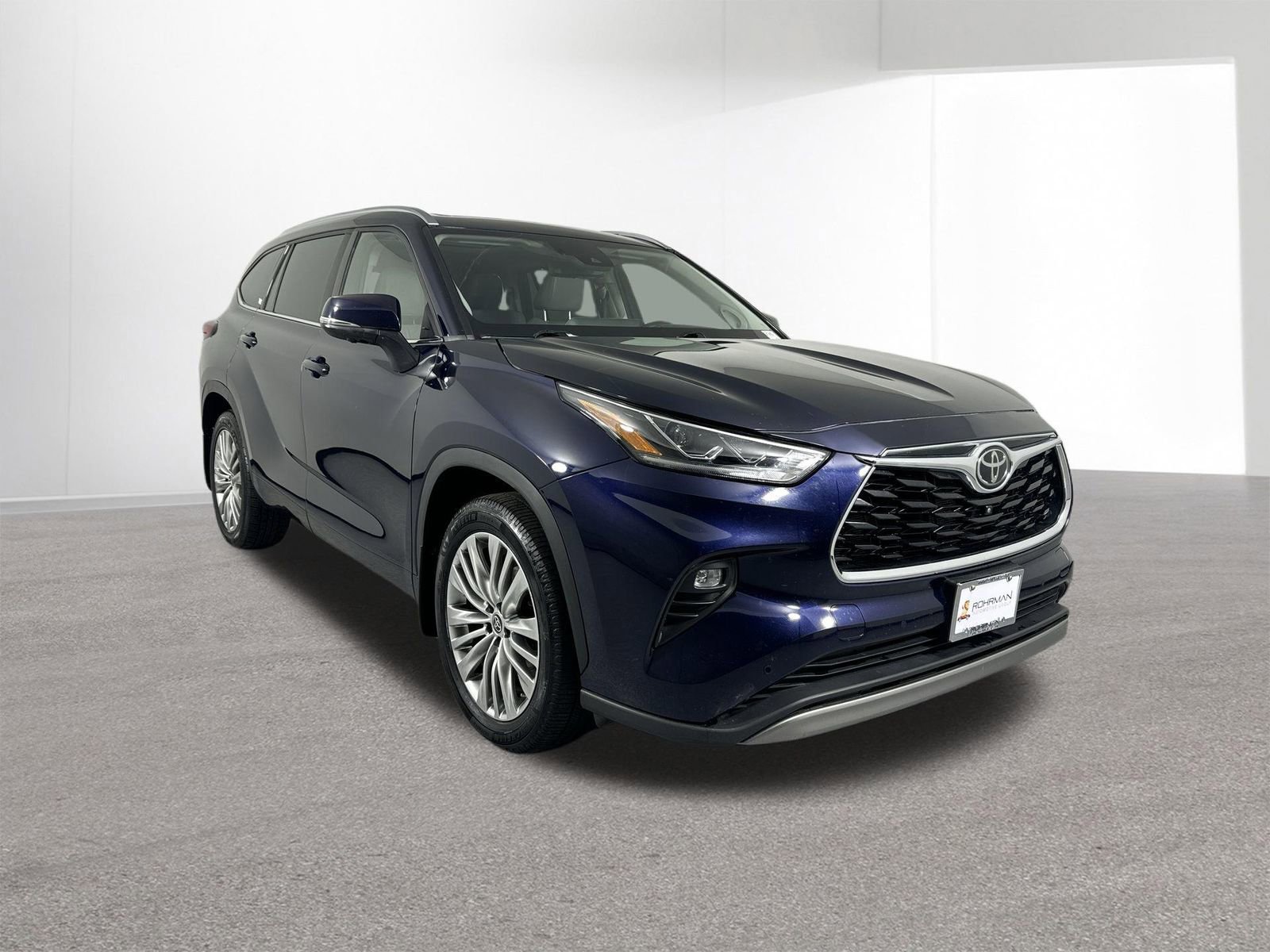 Used 2023 Toyota Highlander Platinum AWD/4WD image 3