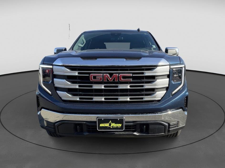 Certified 2022 GMC Sierra 1500 SLE image 2