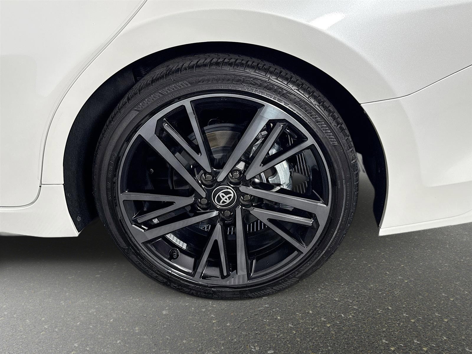 Used 2025 Toyota Camry XSE w/ Premium Plus Package image 32