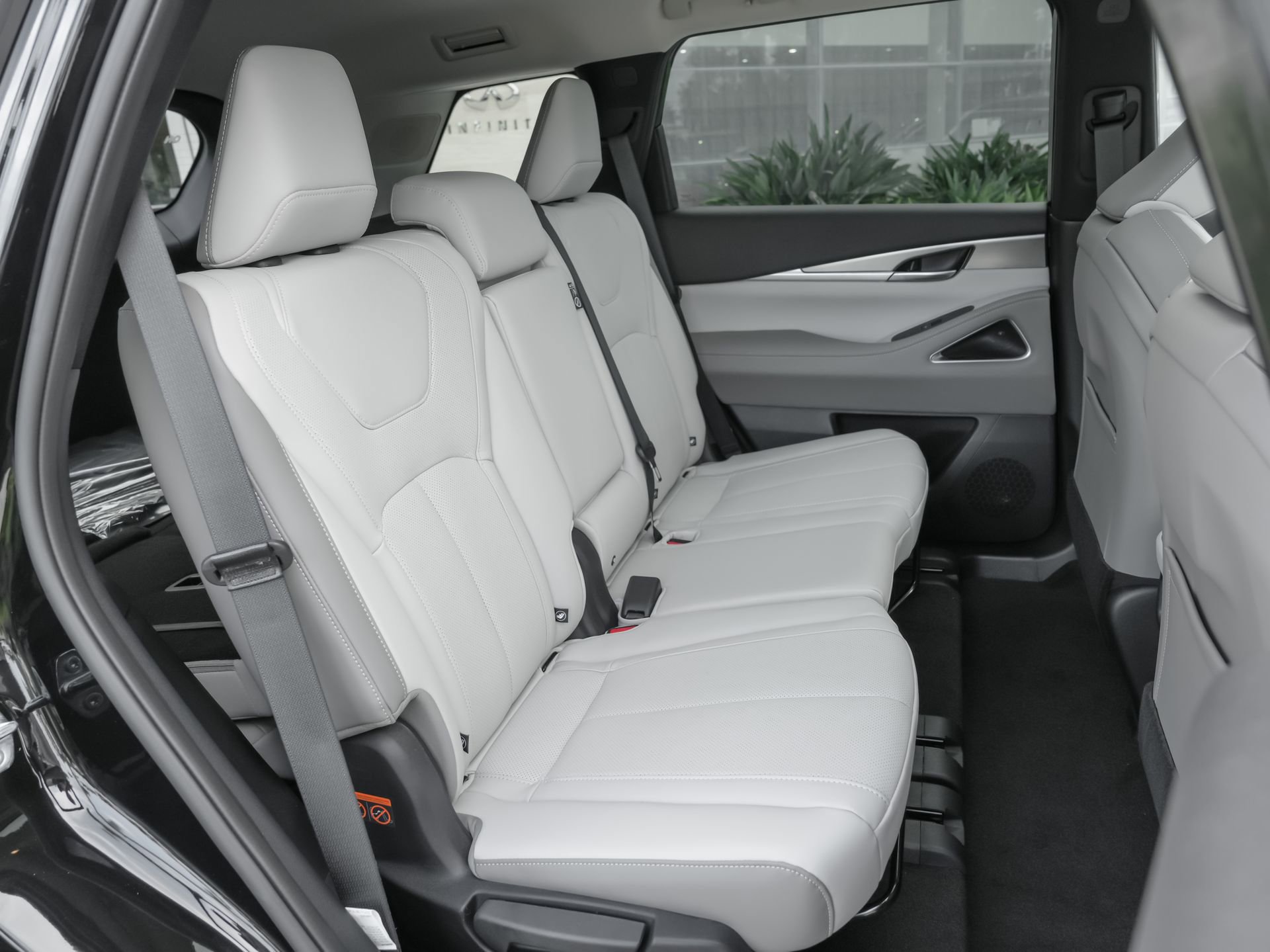 New 2027 INFINITI QX60 Luxe w/ Cargo Package FWD image 30