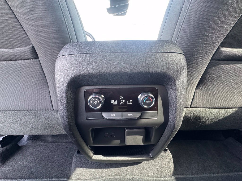 Used 2026 Chevrolet Traverse LT w/ Driver Confidence Package AWD/4WD image 19