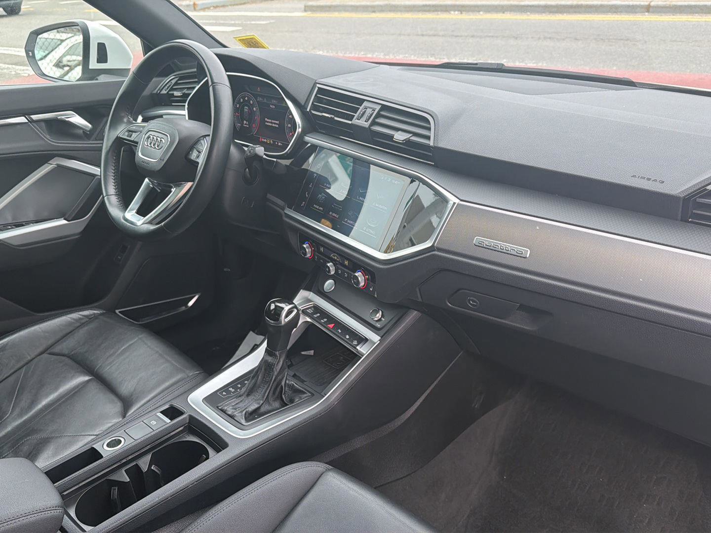 Used 2020 Audi Q3 2.0T Prestige w/ Prestige Package image 17