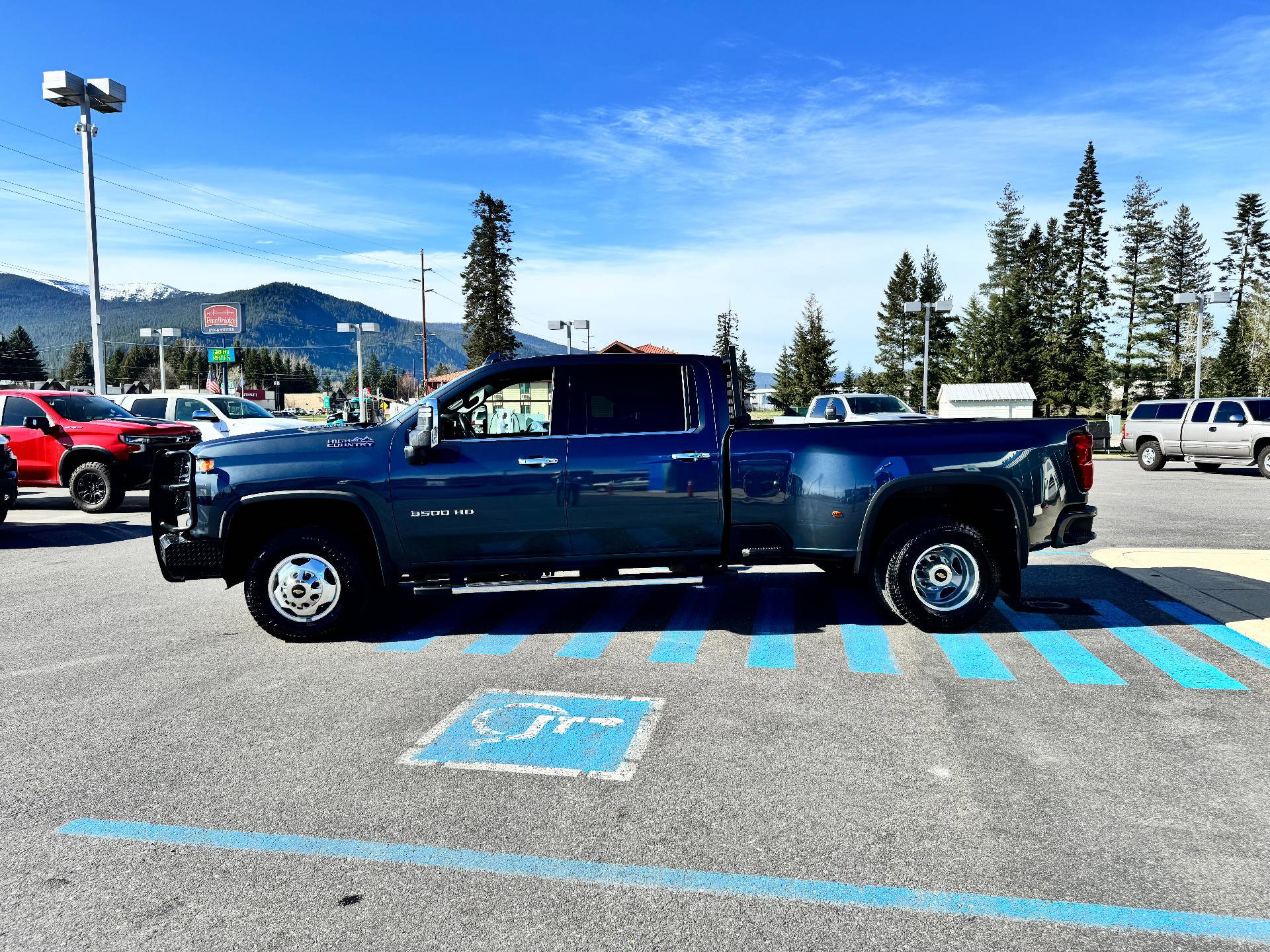 Used 2020 Chevrolet Silverado 3500 High Country image 4