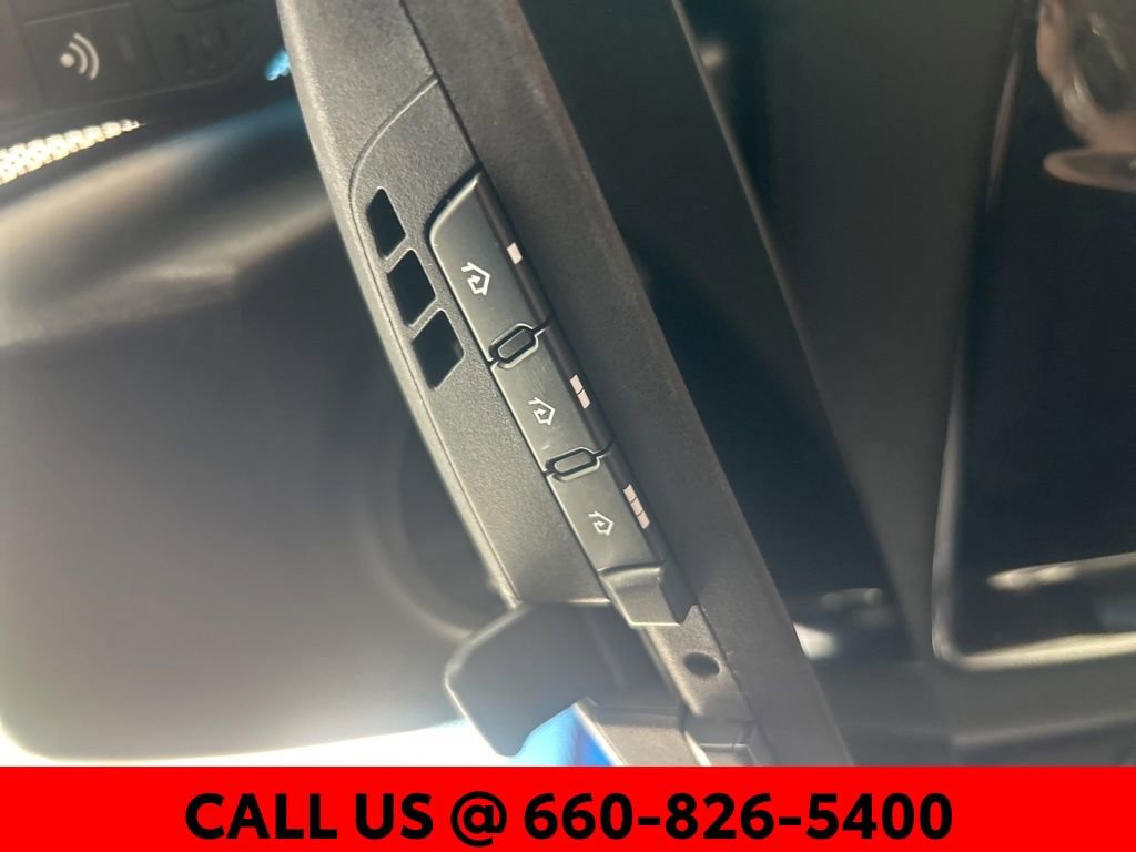 Used 2022 Toyota Venza Limited image 32