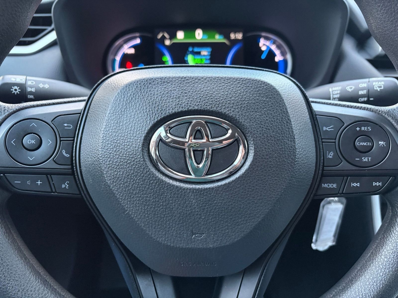 Used 2025 Toyota RAV4 LE image 27