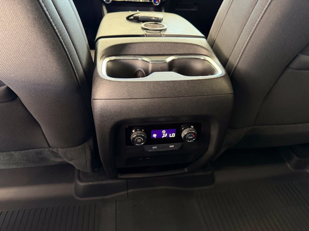 Used 2025 Chevrolet Traverse LT w/ LPO, Floor Liner Package FWD image 25