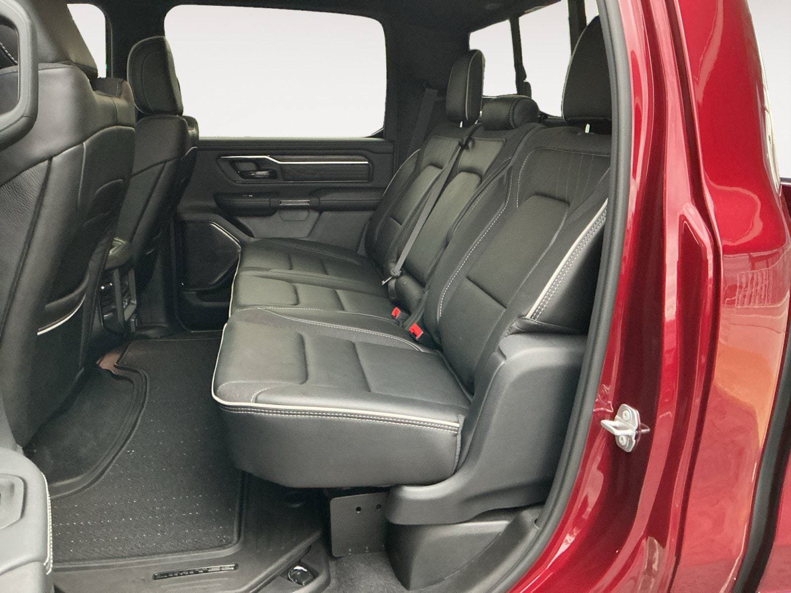 Used 2025 RAM 1500 Limited w/ Trailer Tow Group AWD/4WD image 13