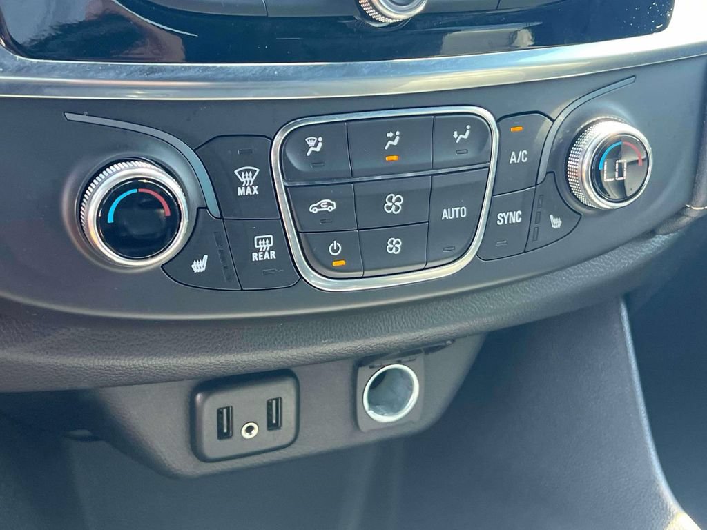 Used 2023 Chevrolet Traverse LT AWD/4WD image 32