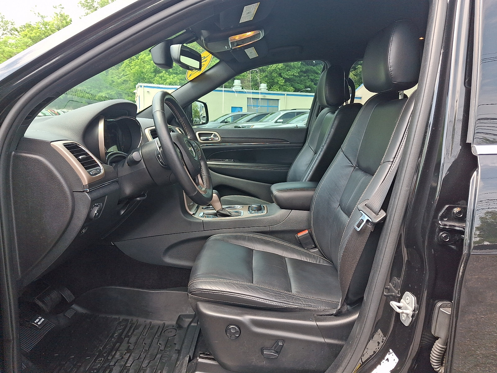 Used 2016 Jeep Grand Cherokee Limited AWD/4WD image 13