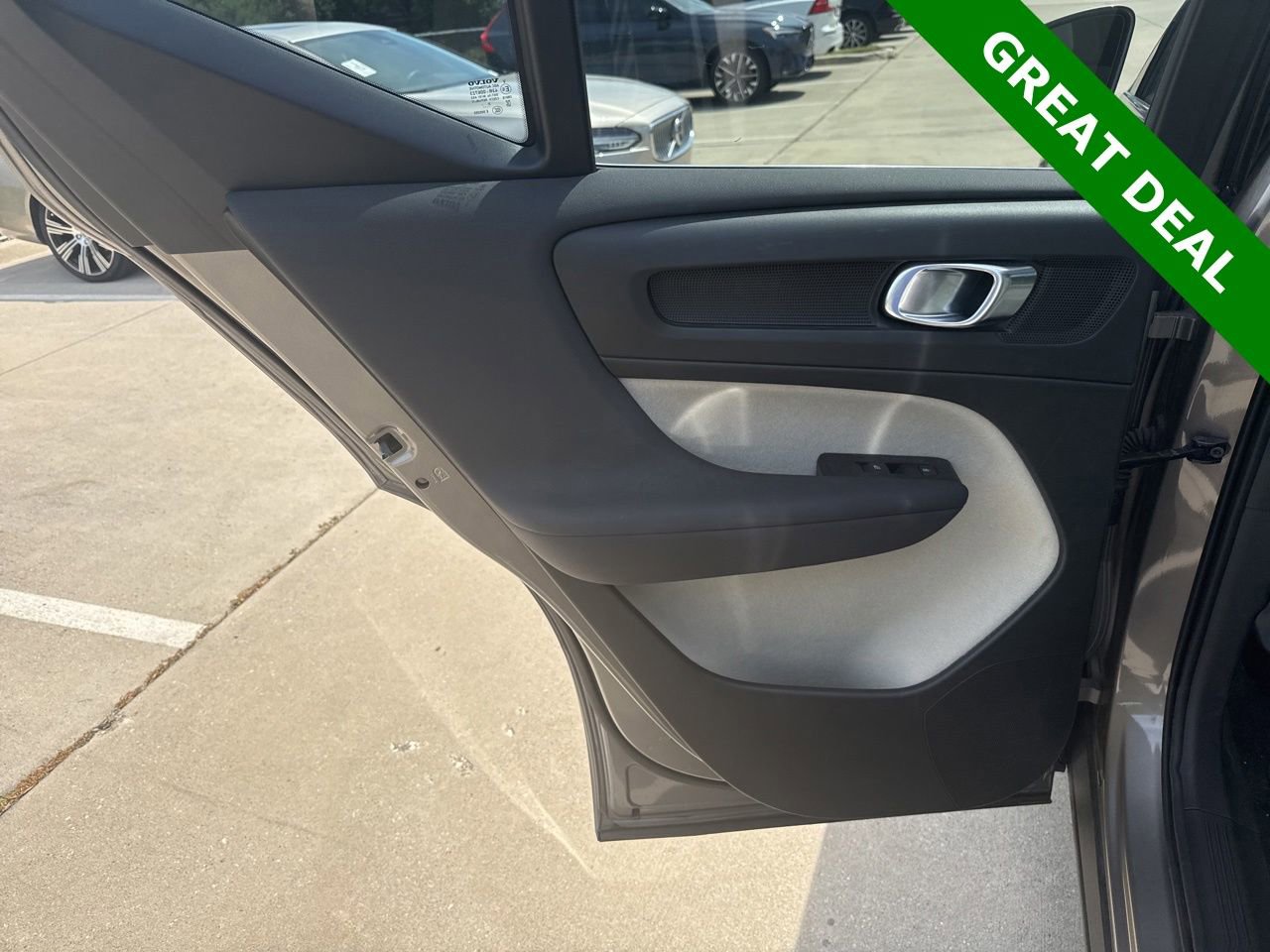 Used 2022 Volvo XC40 T5 Inscription w/ Advanced Package AWD/4WD image 17